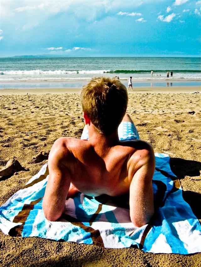 Parfüm und Deodorant als Tücken beim Sonnenbad